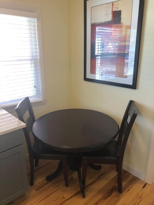 Entire Apartment Close To Downtown - 2 Queen Beds Springfield Exterior foto